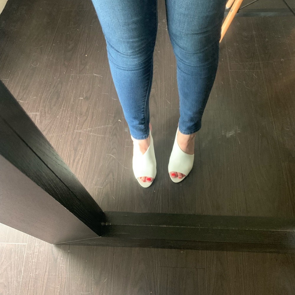 Vince Camuto Crasantha Pumps - Picture 11 of 13